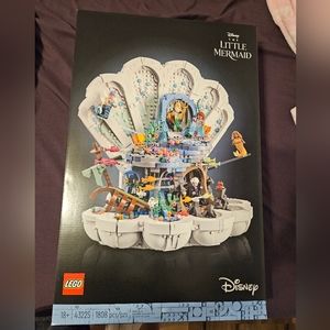 Disney's The Little Mermaid Royal Clamshell Lego Set 43225